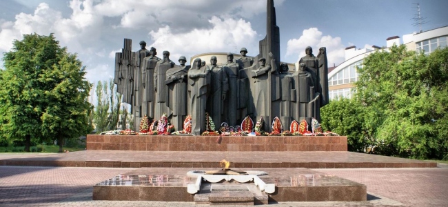 Мемориальный комплекс «Площадь Победы».