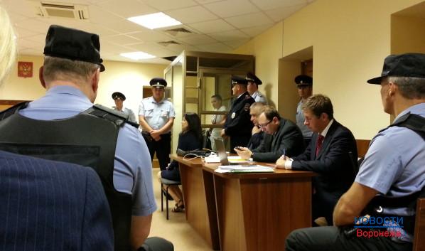 Надежду Савченко оставили под стражей.