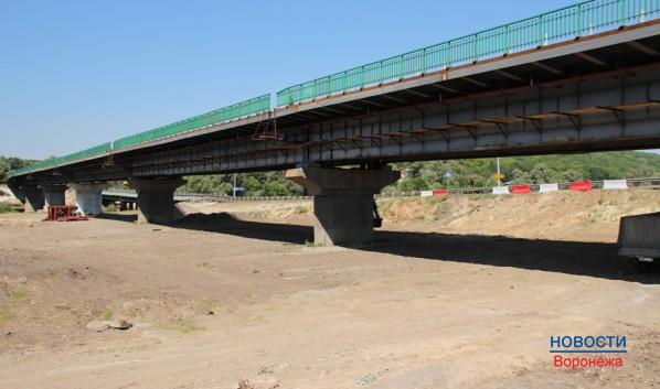 Ремонт моста через реку Ворона.