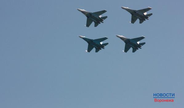 На День города в Воронеже выступили лучшие авиагруппы.