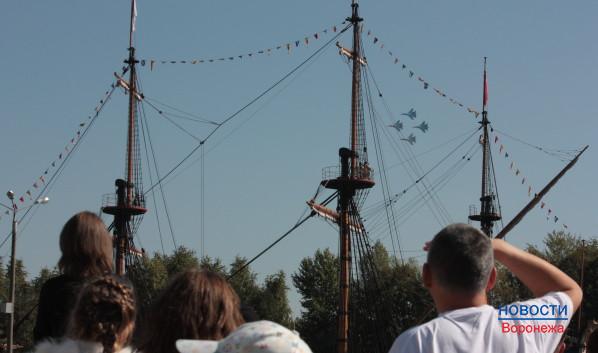 На День города в Воронеже выступили лучшие авиагруппы.
