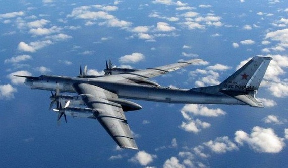 Пилоты Великобритании сфотографировали ТУ-95 МС «Воронеж».