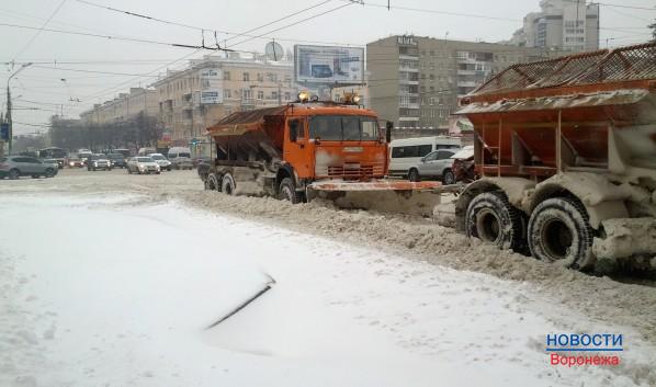 Спецтехника для уборки снега в Воронеже.