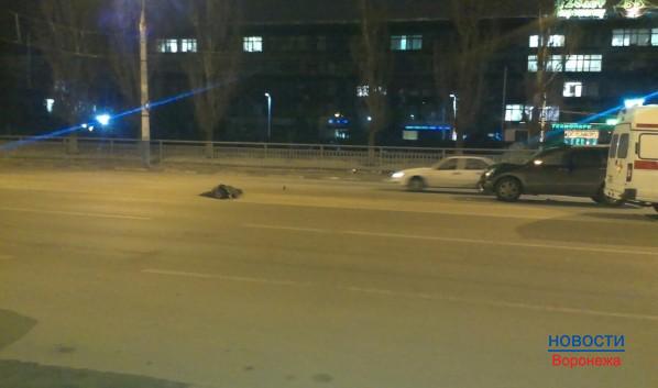 Пожилого мужчину сбили на Ленинском проспекте.