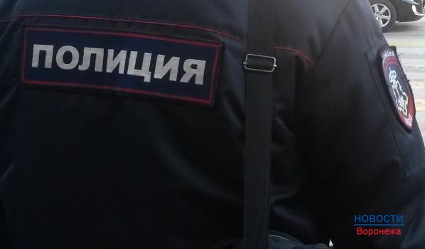 Воронежские полицейские изъяли диски.