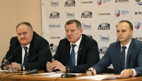 Алексей Беспрозванных (на фото справа) был единственным претендентом на пост президента Федерации.