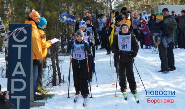 В Сомово на Масленицу устроили лыжные соревнования.
