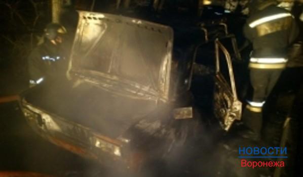 Отечественное авто сгорело в Советском районе.