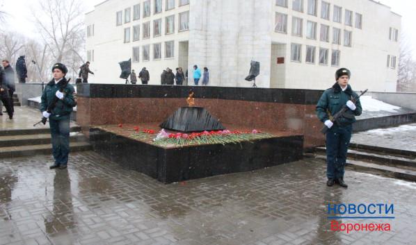 У Вечного огня рядом с Музеем-диорама школьники заступили на Вахту Памяти.