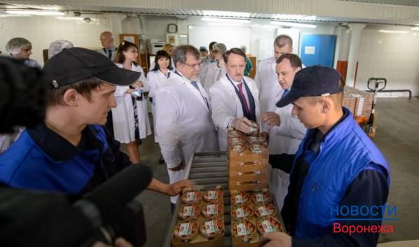 Алексей Гордеев посетил воронежский молочный комбинат.