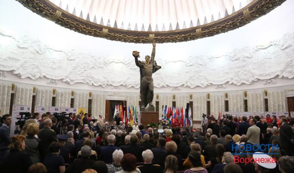 В столице прошли торжественные мероприятия, приуроченные к 70-летию Победы.