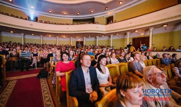 Лауреатов гуманитарной премии наградили в Воронеже.