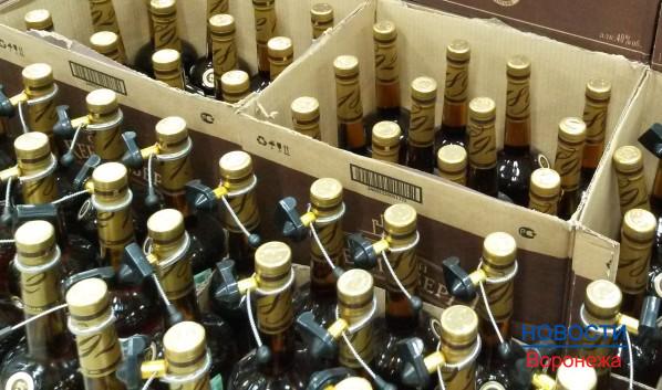 Полиция обнаружила 10 тысяч литров поддельного алкоголя.