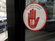 В магазине продали алкоголь школьнику.