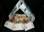Женщина создала финансовую пирамиду.