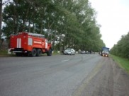 На месте аварии работали спасатели.