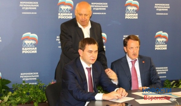Слева-направо: Владимир Нетёсов, Владимир Ключников и Алексей Гордеев.