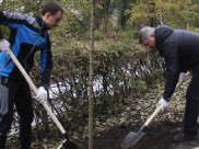 Мэр Александр Гусев принял участие в субботнике.