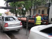 Воронежец вывозил чужие авто с помощью эвакуатора.