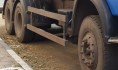 Мужчина нанял кран и тягач, чтобы украсть погрузчик.