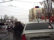 Драка водителей с ножом и баллончиком.