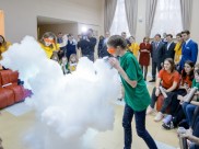 Юные представители «Турнира трёх наук»продемонстрировали самую зрелищную часть проекта – опыты с жидким азотом.