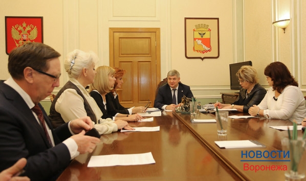 Александр Гусев встретился с руководителями воронежских школ.