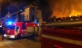Кровлю кафе полностью сгорела.