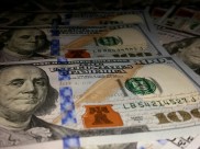 Накануне Нового года некоторые воронежцы избавляются от валюты.