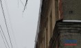 Воронежцев просят быть осторожными около домов с сосульками.
