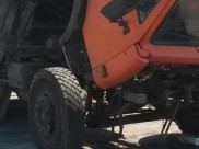 С грузовика слили топливо.