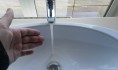 Компания задолжала за воду крупную сумму.