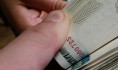 У мужчины забрали все деньги.