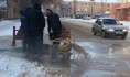 Вода залила проезжую часть.