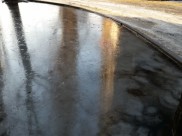 Люди получили травмы из-за гололеда.