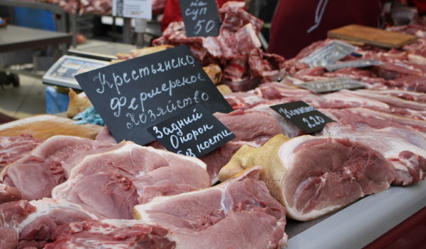 Мясо на Центральном рынке. 