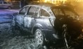 Огонь уничтожил авто.