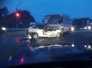 Легковушка получила серьезные повреждения.