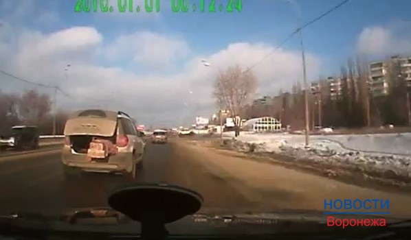 Авария попала на запись регистратора.