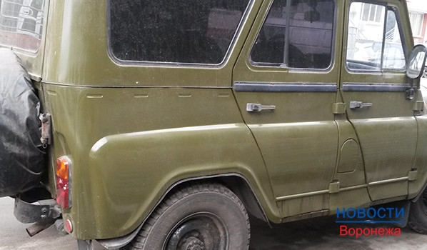 Молодые люди угнали соседское авто.