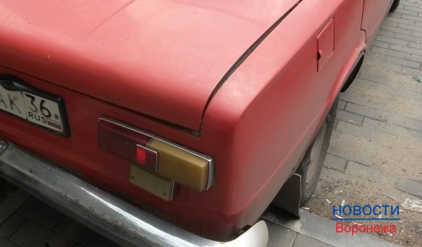 В Воронеже от магазина увели ВАЗ-2101.