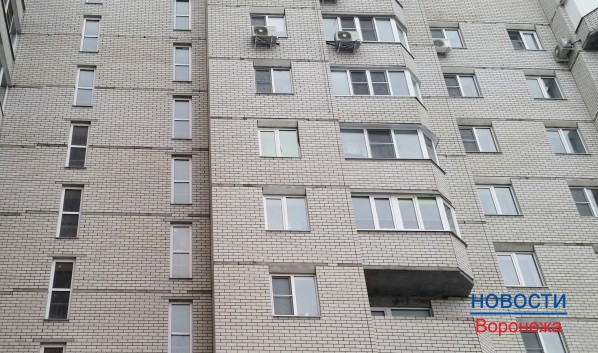 Парни упали с верхних этажей высоток.