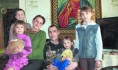 Многодетный отец спас детей соседа из огня.