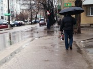 Без зонта лучше е выходить из дома.