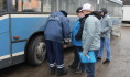 Активисты оценили состояние транспорта на конечной остановке.