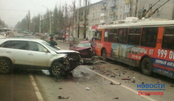 ДТП на Ленинском проспекте.