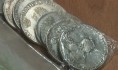 Воронежцу продали фальшивые старинные монеты.