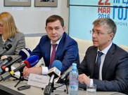 Владимир Нетесов (в центре) и Евгений Ревенко ответили на вопросы журналистов.