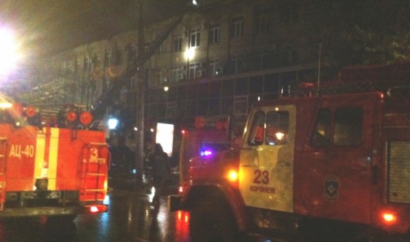 В доме №23 по улице Кольцовской вспыхнул пожар.
