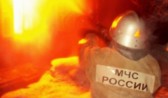 Пожарные почти час тушили огонь.